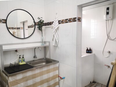 เซ้งทาวเฮ้าส์ตกแต่งครบพร้อมทำ AIRBNB 2 ชั้น 2 ห้องนอน 1 ห้องน้ำ เดิน 4 นาทีถึง BTS กรุงธนบุรี