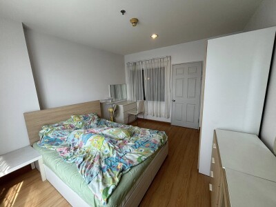 ไลฟ์ แอท รัชดา - สุทธิสาร / Life @ Ratchada - Sutthisan