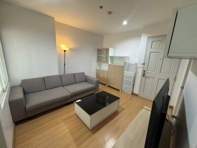 ไลฟ์ แอท รัชดา - สุทธิสาร / Life @ Ratchada - Sutthisan