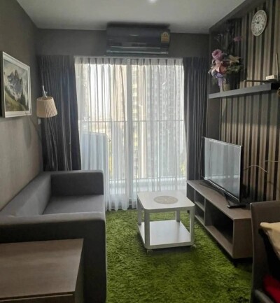 เดอะทรัสต์ @ BTS เอราวัณ / The Trust @ BTS Erawan