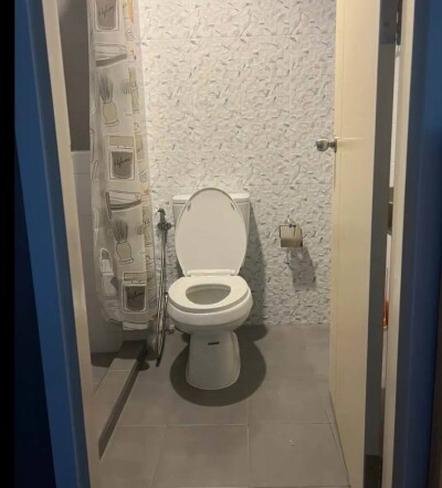 เดอะทรัสต์ @ BTS เอราวัณ / The Trust @ BTS Erawan