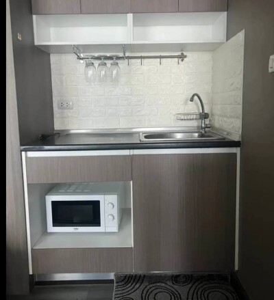 เดอะทรัสต์ @ BTS เอราวัณ / The Trust @ BTS Erawan