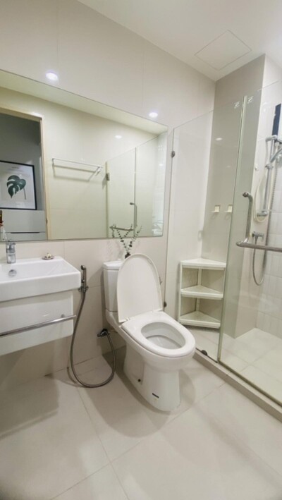 ไลฟ์ อโศก / ห้องนอน 1 ห้องน้ำ 1 ที่จอดรถ 1