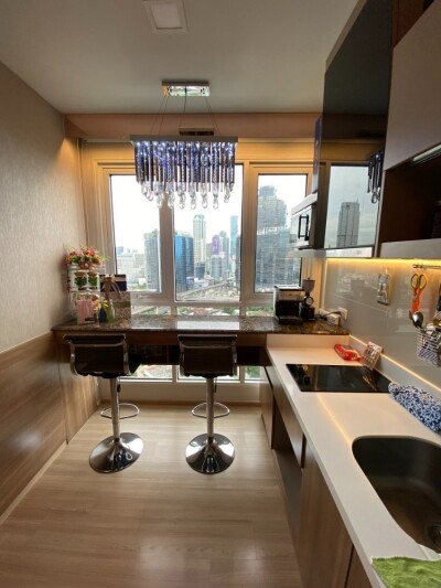 ริทึ่ม สาทร / Rhythm Sathorn-8