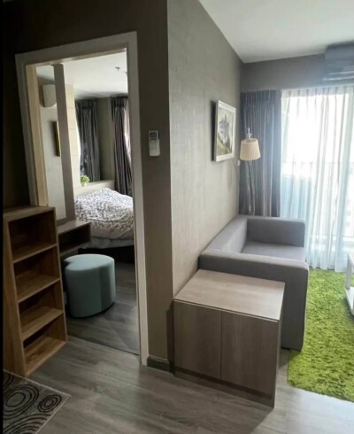 เดอะทรัสต์ @ BTS เอราวัณ / The Trust @ BTS Erawan