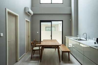 เนอวานา ดีฟายน์ เอกมัย - รามอินทรา / 230 ตรม. 4 ชั้น