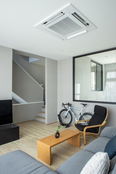 เนอวานา ดีฟายน์ เอกมัย - รามอินทรา / 230 ตรม. 4 ชั้น