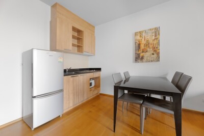 ไฮฟ์ ตากสิน /  50 ตารางเมตร ชั้น 19