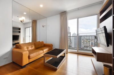 ไฮฟ์ ตากสิน /  50 ตารางเมตร ชั้น 19