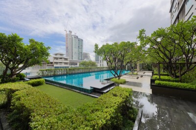 ไฮฟ์ ตากสิน /  50 ตารางเมตร ชั้น 19