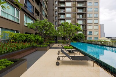 ไฮฟ์ ตากสิน /  50 ตารางเมตร ชั้น 19