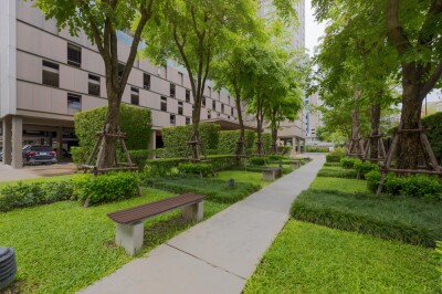 ไฮฟ์ ตากสิน /  50 ตารางเมตร ชั้น 19