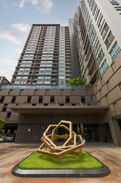 ไฮฟ์ ตากสิน /  50 ตารางเมตร ชั้น 19