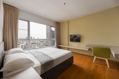 ไฮฟ์ ตากสิน /  50 ตารางเมตร ชั้น 19