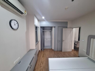 ดิ เอดิเตอร์ / The Editor