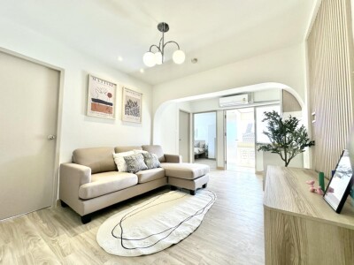 เซ็นจูรี่ ปาร์ค คอนโดมิเนียม / 49.27 ตร.ม.