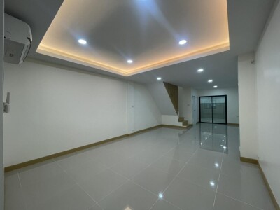 🏡 ให้เช่าทาวน์โฮม 2 ชั้น ทำเลทอง ติดทางด่วนบางนา – ถ.สรรพาวุธ-3