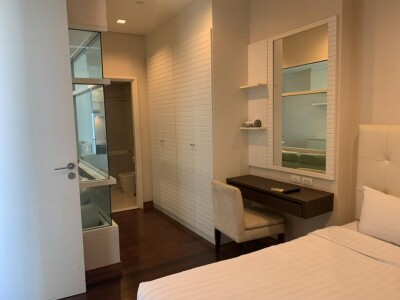 ไอวี่ ทองหล่อ / IVY THONGLOR