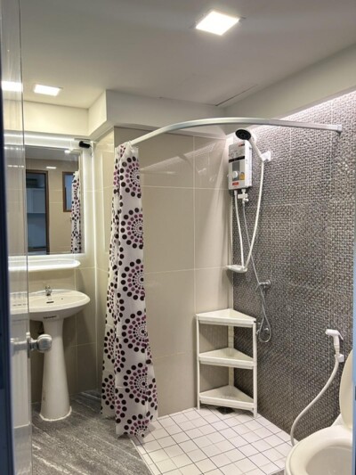 สิริ ศรีลาซาล / SIRI Sri-Lasalle