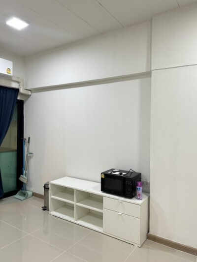 สิริ ศรีลาซาล / SIRI Sri-Lasalle