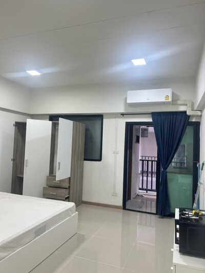 สิริ ศรีลาซาล / SIRI Sri-Lasalle