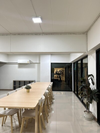 สิริ ศรีลาซาล / SIRI Sri-Lasalle