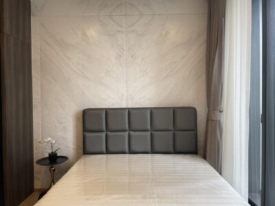 โนเบิล อราวน์ อารีย์ / Noble Around Ari