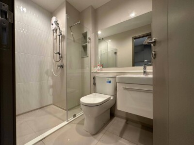 ไลฟ์ อโศก ไฮป์ / Life Asoke Hype