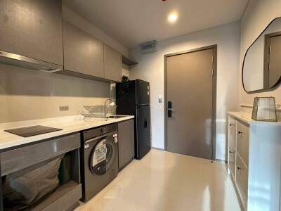 ไลฟ์ อโศก ไฮป์ / Life Asoke Hype