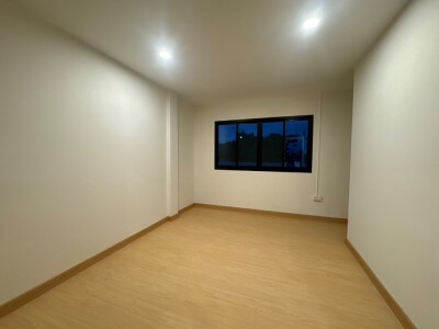 Vายบ้านรีโนเวท สุดคุ้ม ทำเลดี ใกล้รถไฟฟ้าและโรงเรียนเอกชน-9