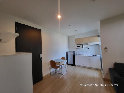เดอะ พาร์คแลนด์ ศรีนครินทร์ เลคไซด์  / The Parkland Srinakarin Lakeside