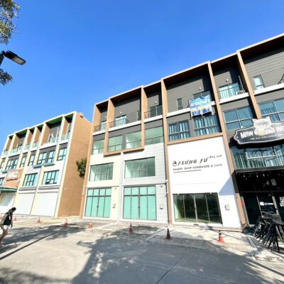 ให้เช่า โฮมออฟฟิต 4 ชั้น บ้านกลางเมือง ดิอิดิชั่น บางนา - วงแหวน by AP บ้านใหม่ ทำเลดี