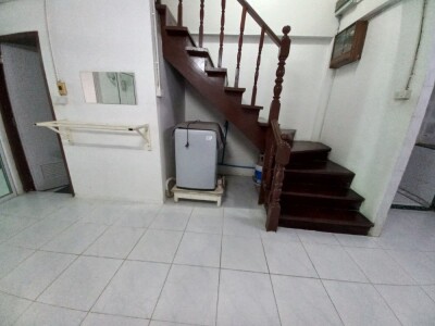 ขายด่วน! บ้านทาวน์เฮาส์ 2 ชั้น พร้อมผู้เช่า ปล่อยเช่าต่อได้ทันที!