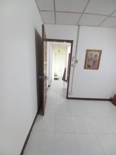 ขายด่วน! บ้านทาวน์เฮาส์ 2 ชั้น พร้อมผู้เช่า ปล่อยเช่าต่อได้ทันที!