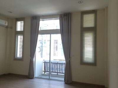 โฮมออฟฟิศ 4 ชั้น สุดยอดทำเล ที่จอดเพียบ-10