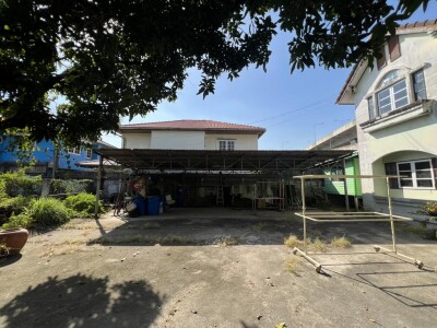 ขายด่วน บ้านเก่าพร้อมที่ดิน ตลิ่งชัน 138 ตร.ว. ทำเลทองในซอยบรมราชชนนี 42 (หมู่บ้านร่มรื่น ซอย 5)