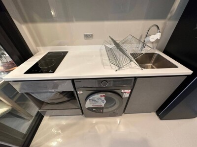 ไลฟ์ อโศก ไฮป์ / Life Asoke Hype