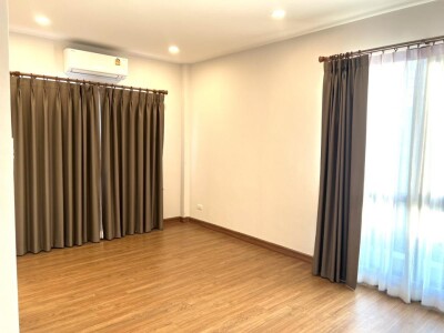 เซนโทร ดอนเมือง - แจ้งวัฒนะ / 🏡 บ้านทิศใต้ พื้นที่ใช้สอย 209 ตร.ม. 🛏️ 4 ห้องน้ำ 4 ห้องน้ำ