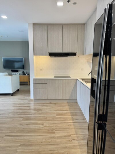 เดอะ คีย์ สาทร - เจริญราษฎร์ / 2 ห้องนอน  1 ห้องนั่งเล่น 1 ห้องอเนกประสงค์