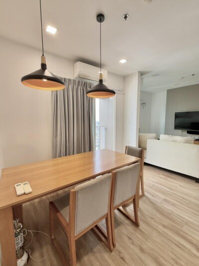 เดอะ คีย์ สาทร - เจริญราษฎร์ / 2 ห้องนอน  1 ห้องนั่งเล่น 1 ห้องอเนกประสงค์