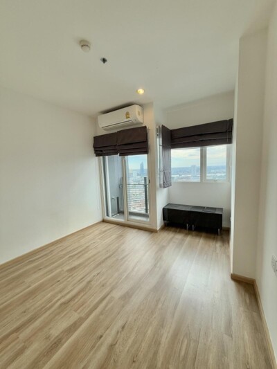 เดอะ คีย์ สาทร - เจริญราษฎร์ / 2 ห้องนอน  1 ห้องนั่งเล่น 1 ห้องอเนกประสงค์