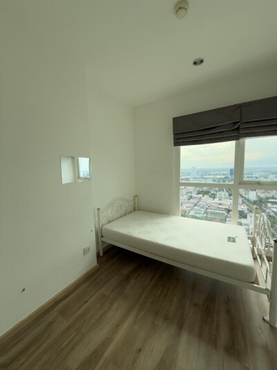 เดอะ คีย์ สาทร - เจริญราษฎร์ / 2 ห้องนอน  1 ห้องนั่งเล่น 1 ห้องอเนกประสงค์