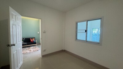 บ้านติดถนนเมน ค้าขายได้ หลังมุม มีที่จอดรถเยอะ บ้านรีโนเวทสวย-6