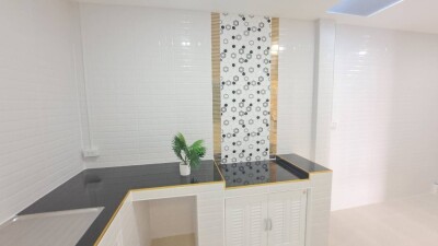 บ้านติดถนนเมน ค้าขายได้ หลังมุม มีที่จอดรถเยอะ บ้านรีโนเวทสวย-7