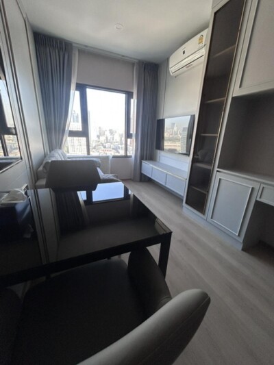 ไลฟ์ พระราม 4 - อโศก / 🛌 1 ห้องนอนพร้อมเฟอร์นิเจอร์ครบชุด-7