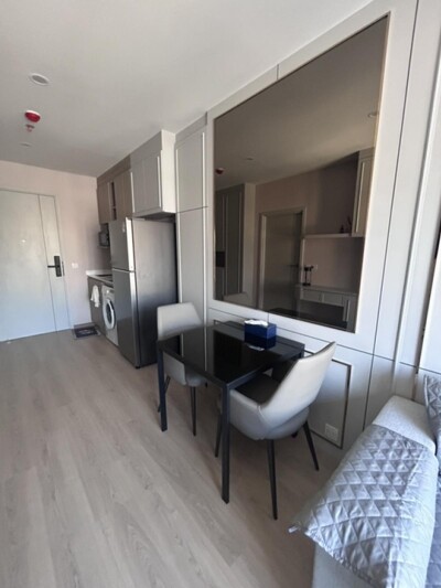 ไลฟ์ พระราม 4 - อโศก / 🛌 1 ห้องนอนพร้อมเฟอร์นิเจอร์ครบชุด-9