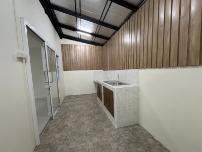 ทาวน์โฮม หมู่บ้านสรัลพร ถนนเลียบคลองภาษีเจริญฝั่งเหนือ ซอย 32 แขวงหนองแขม เขตหนองแขม กทม รีโนเวททั้งหลัง