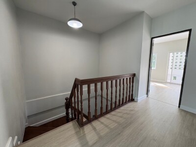 ทาวน์โฮม หมู่บ้านสรัลพร ถนนเลียบคลองภาษีเจริญฝั่งเหนือ ซอย 32 แขวงหนองแขม เขตหนองแขม กทม รีโนเวททั้งหลัง