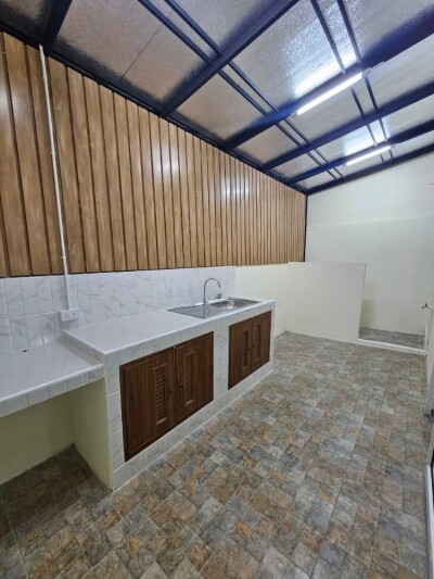 ทาวน์โฮม หมู่บ้านสรัลพร ถนนเลียบคลองภาษีเจริญฝั่งเหนือ ซอย 32 แขวงหนองแขม เขตหนองแขม กทม รีโนเวททั้งหลัง