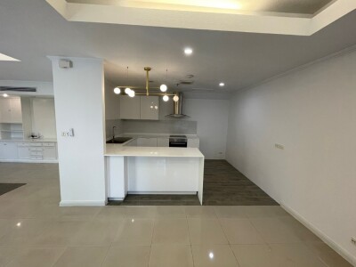 ดนิชาการ์เด้น คอนโดมิเนียม / 230 ตร.ม.*